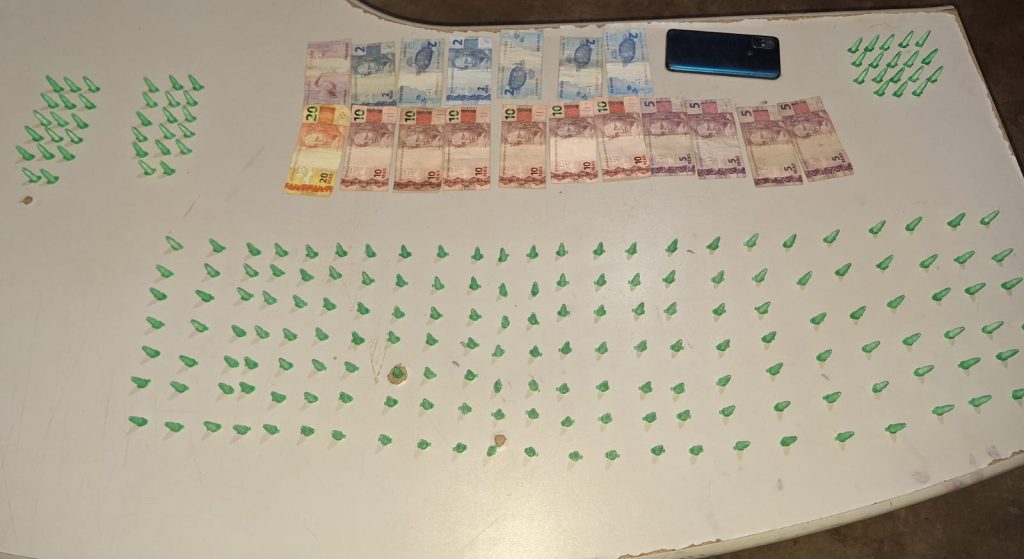 pinos de cocaina jau