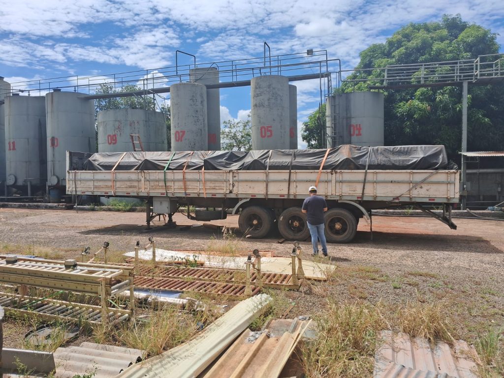Polícia Militar recupera carga de aço roubada avaliada em R$300 mil reais em Jaú - SP