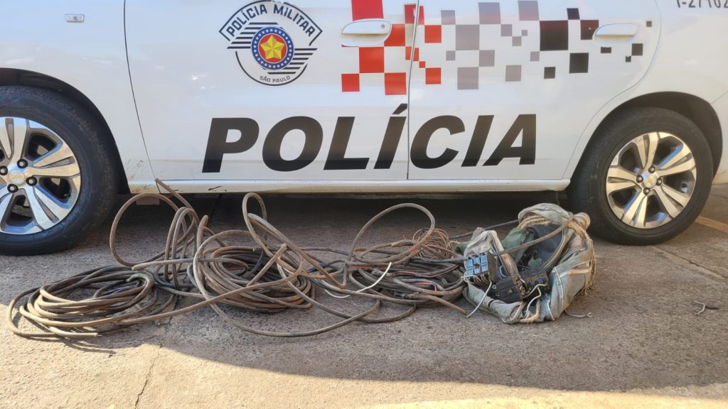 Polícia Militar prende homem em flagrante por furto de fios de cobre para quitar dívidas de drogas jau bo 3010