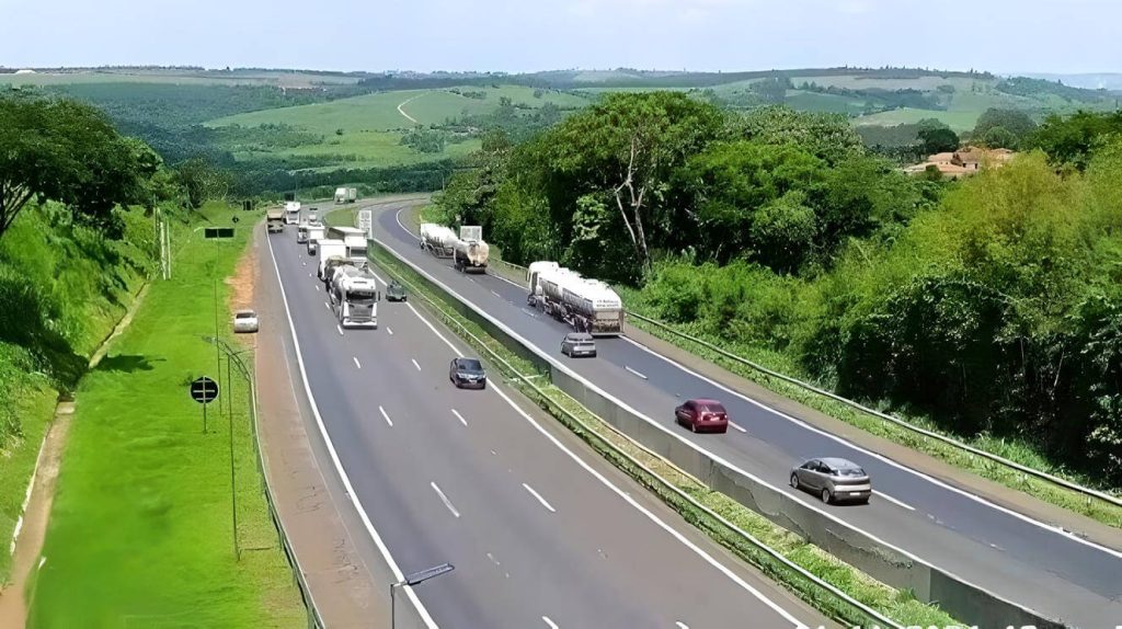 Novo radar inicia operação na serra de Corumbataí SP310 Trecho Serra