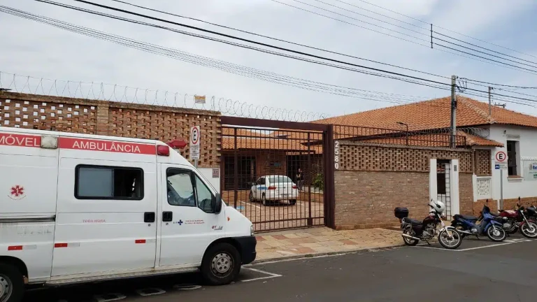 Paciente abandonado por 24 horas em Jaú