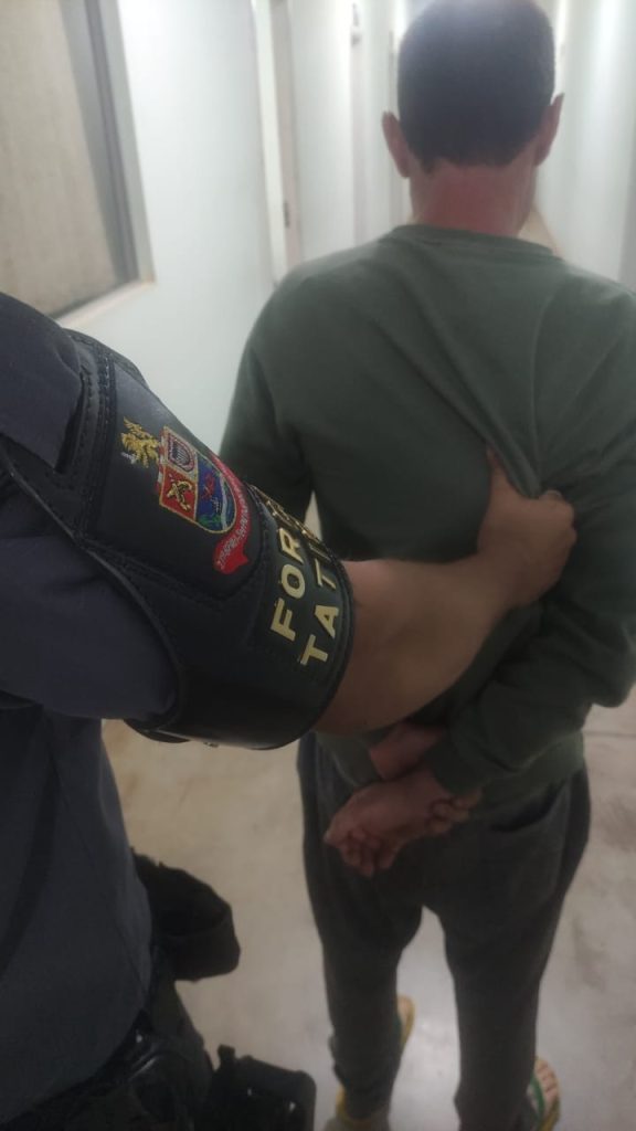 Comportamento suspeito leva Força Tática a recapturar foragido da justiça em Barra Bonita Comportamento suspeito leva Força Tática a recapturar foragido da justiça