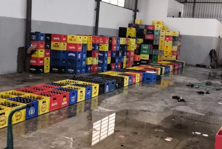 Bando é preso por falsificar garrafas de cerveja