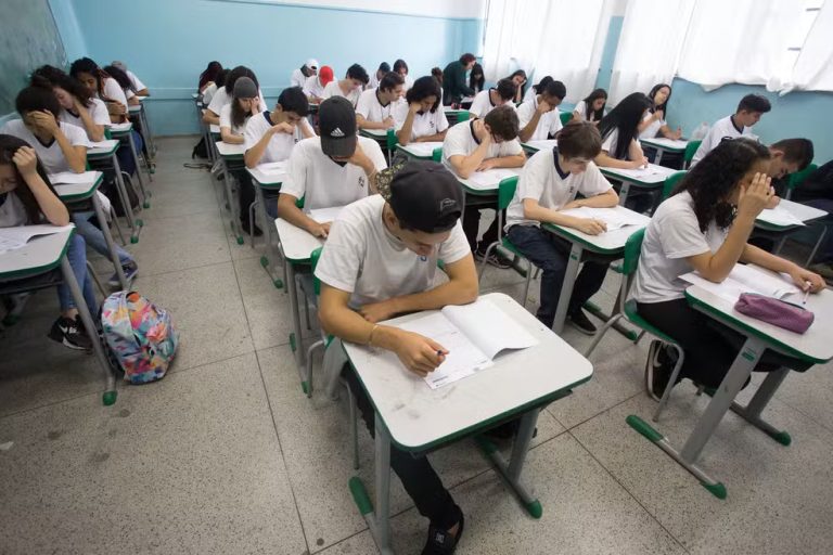 Justiça determina que Jaú contrate mais profissionais para alunos com deficiência